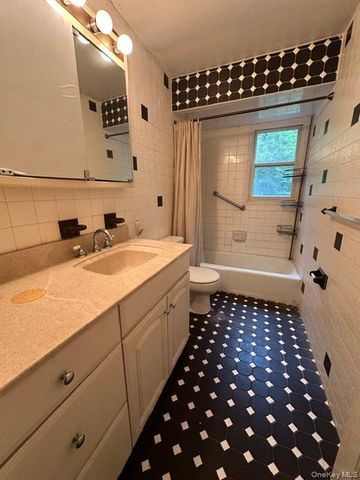80 Alpine Way, South Huntington, NY 11746