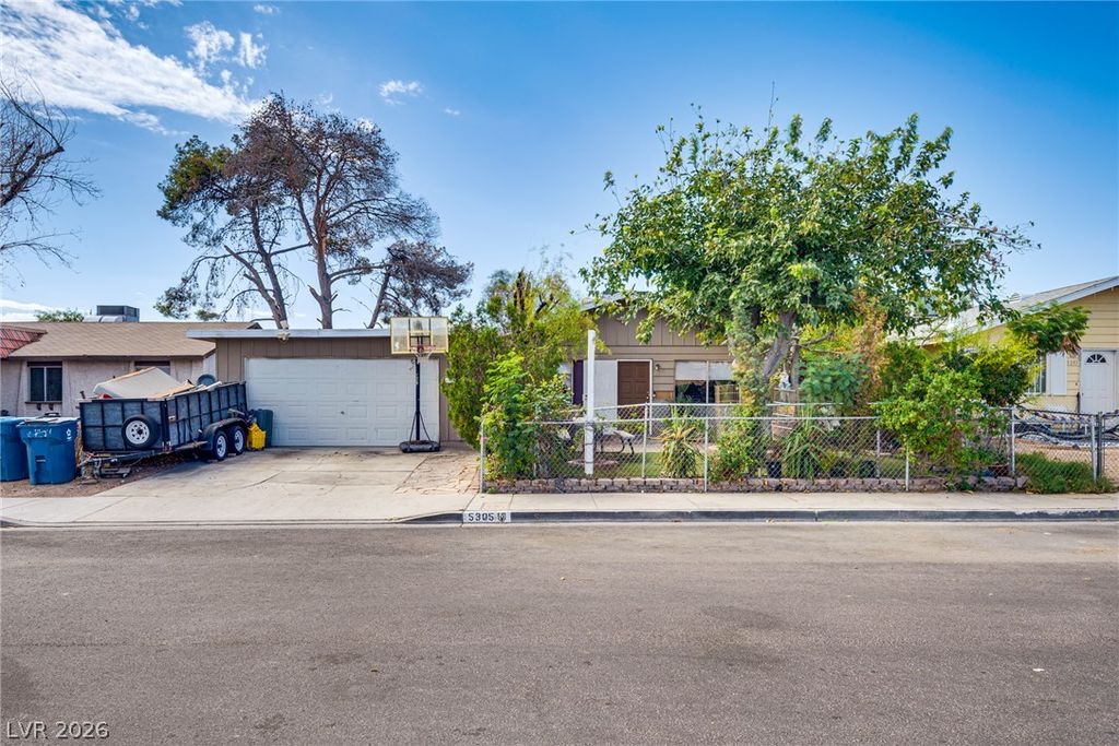 5305 Camden Avenue, Las Vegas, NV 89122 — photo 2