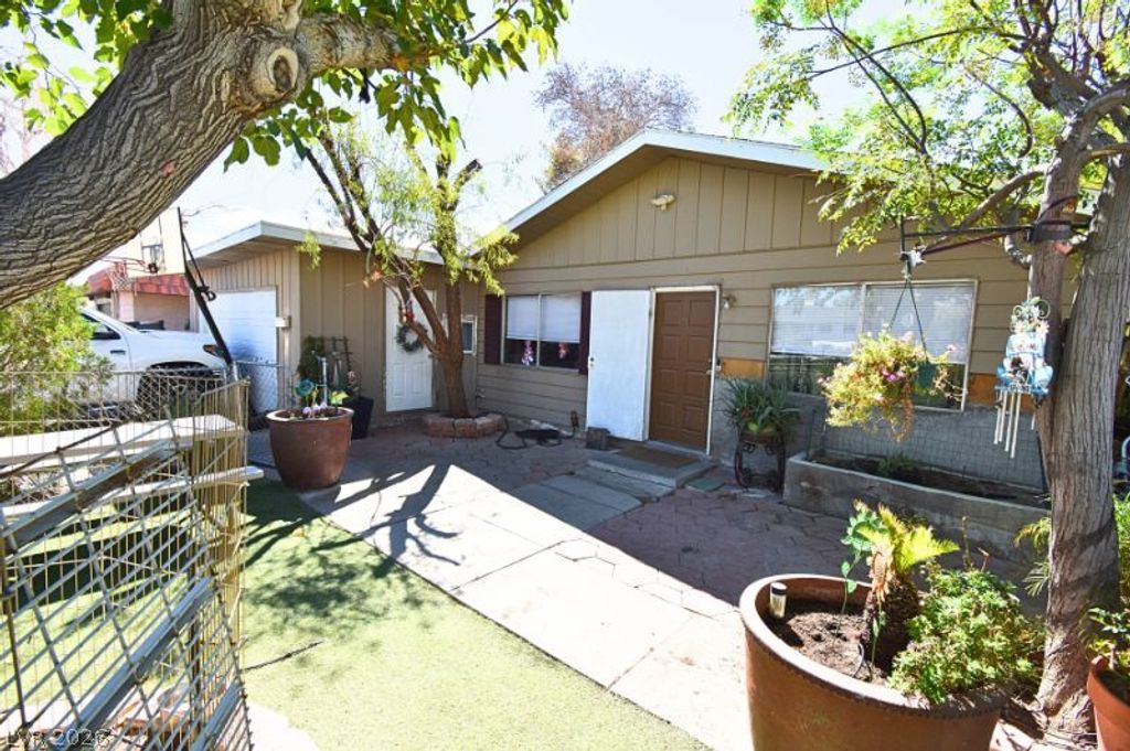 5305 Camden Avenue, Las Vegas, NV 89122 — photo 4