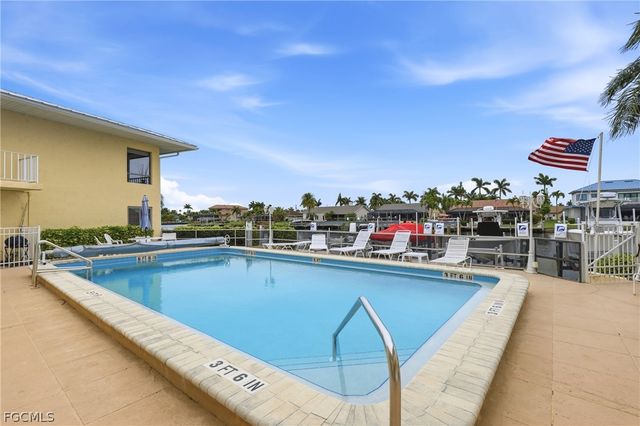 1927 SE 40th TER 107, Cape Coral, FL 33904