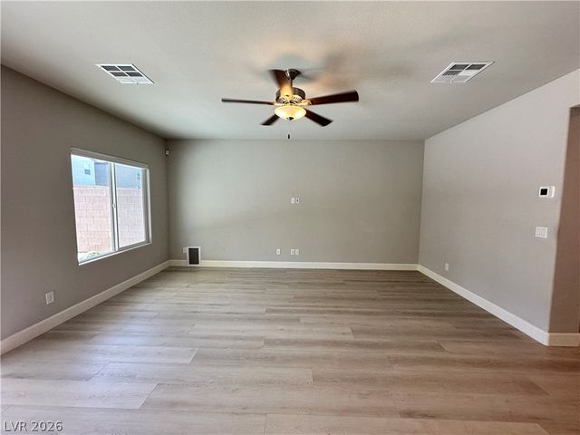 7503 Dragonfruit Avenue, Las Vegas, NV 89113