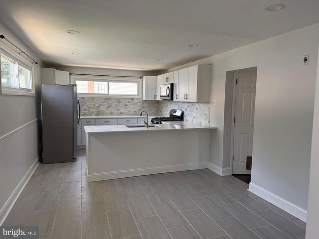192 BISHOP AVE, West Berlin, NJ 08091