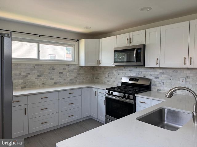 192 BISHOP AVE, West Berlin, NJ 08091