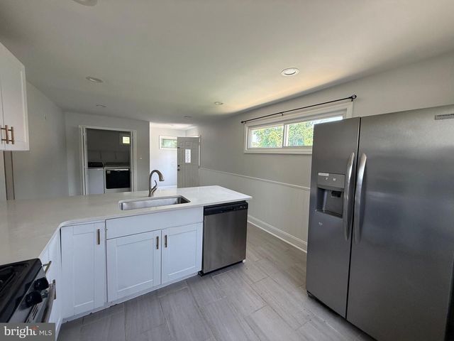 192 BISHOP AVE, West Berlin, NJ 08091