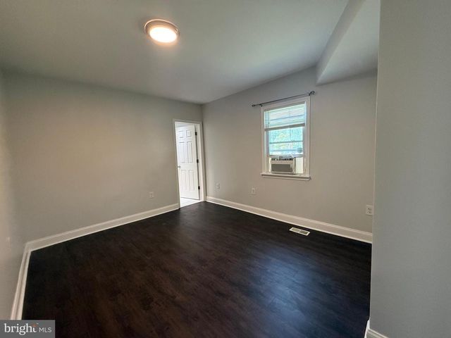 192 BISHOP AVE, West Berlin, NJ 08091