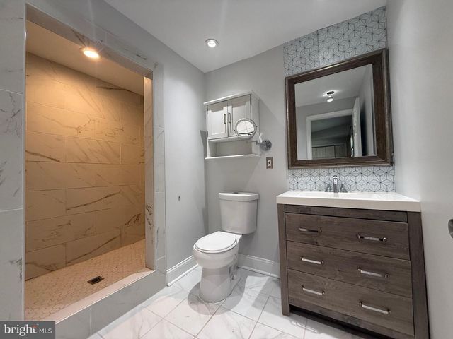 192 BISHOP AVE, West Berlin, NJ 08091
