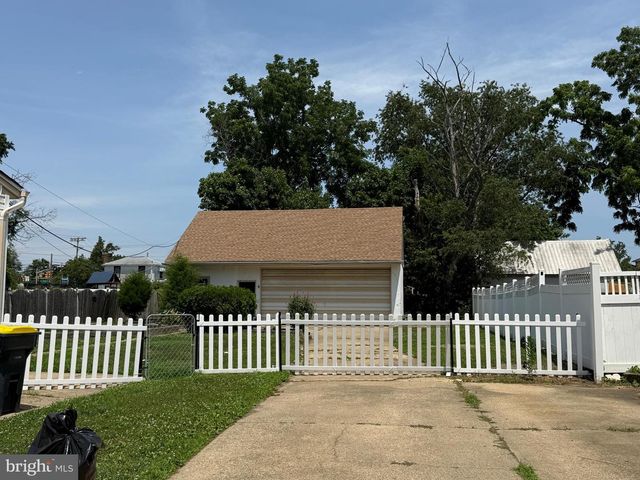 192 BISHOP AVE, West Berlin, NJ 08091