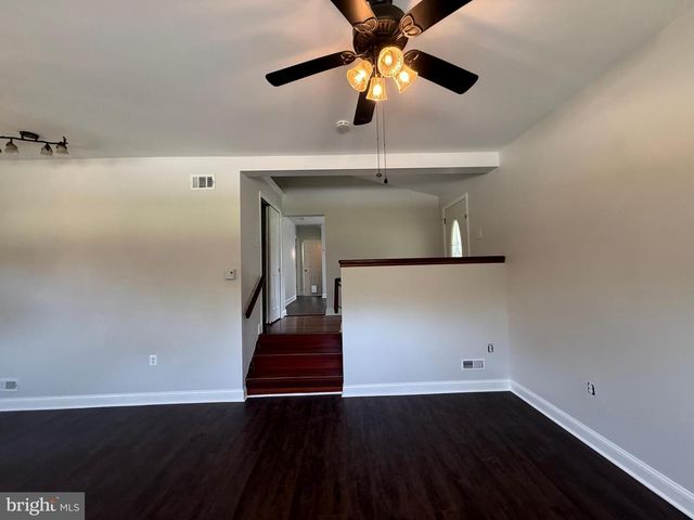 192 BISHOP AVE, West Berlin, NJ 08091