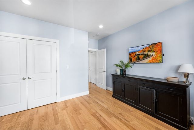 49 Eutaw St 1, Boston, MA 02128