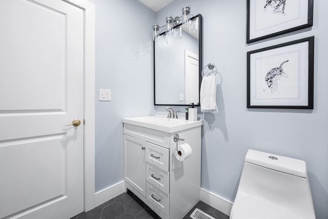 49 Eutaw St 1, Boston, MA 02128