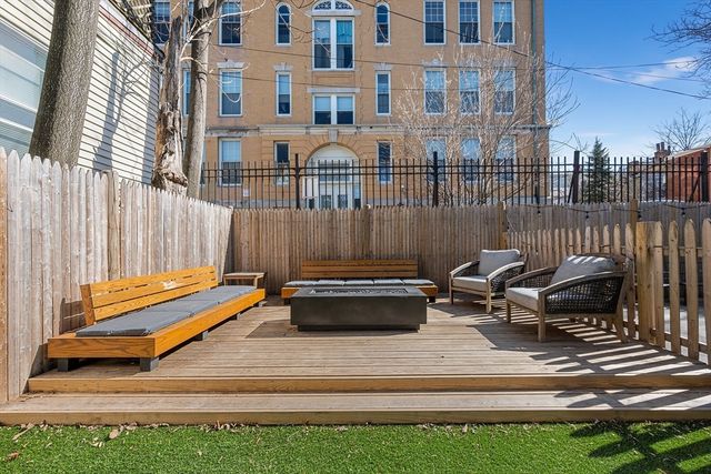 49 Eutaw St 1, Boston, MA 02128