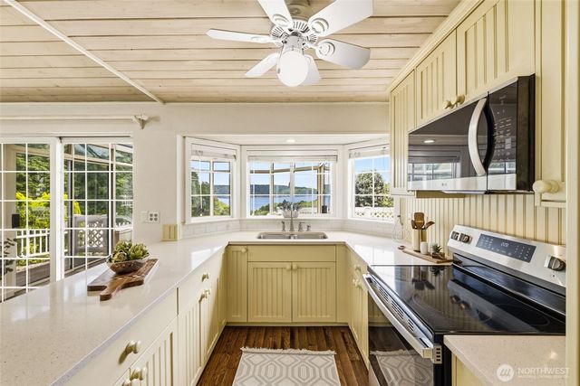 1510 Valley Drive NW, Gig Harbor, WA 98332