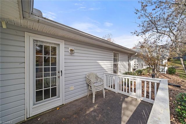 3976 Westridge Meadow Circle, Clemmons, NC 27012