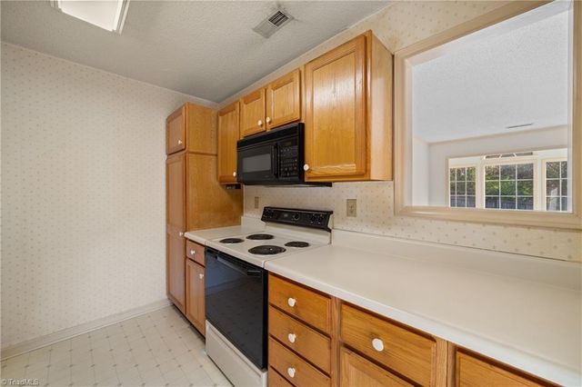 3976 Westridge Meadow Circle, Clemmons, NC 27012