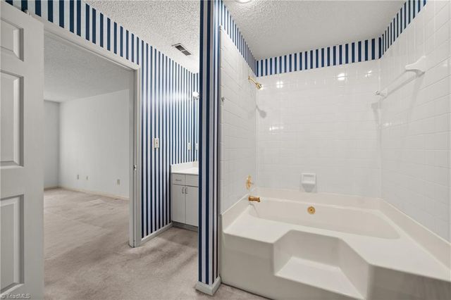 3976 Westridge Meadow Circle, Clemmons, NC 27012