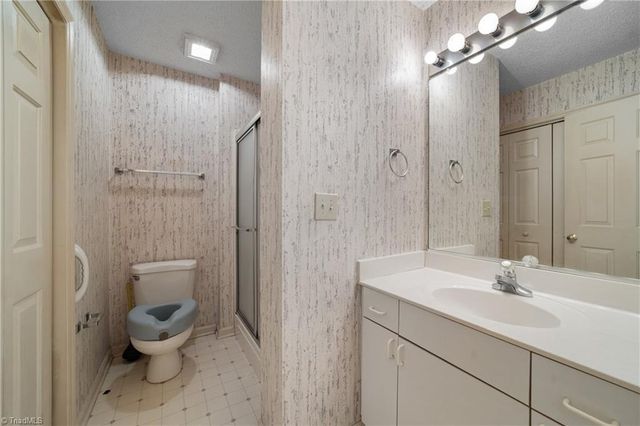 3976 Westridge Meadow Circle, Clemmons, NC 27012