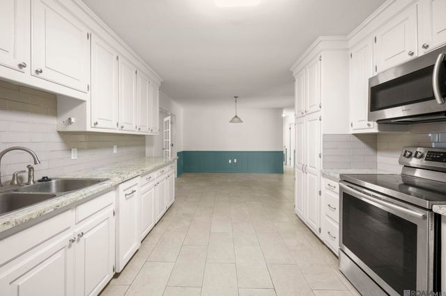 422 Bonnie Jean Dr, Baton Rouge, LA 70819