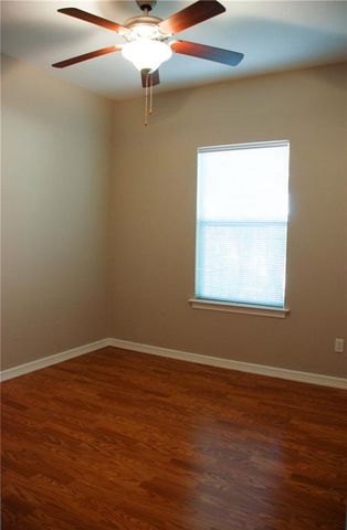 910 E 51st ST, Austin, TX 78751