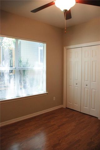910 E 51st ST, Austin, TX 78751