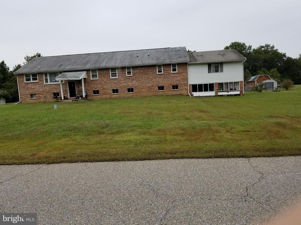 8210 WARREN DR, Pomfret, MD 20675