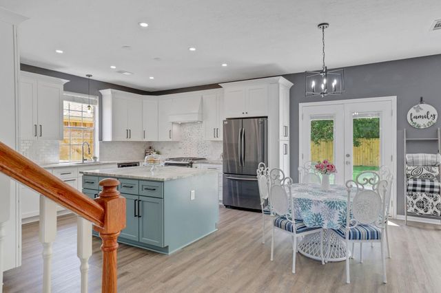 21843 Whispering Forest Drive, Kingwood, TX 77339
