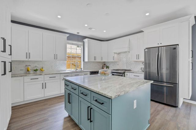 21843 Whispering Forest Drive, Kingwood, TX 77339