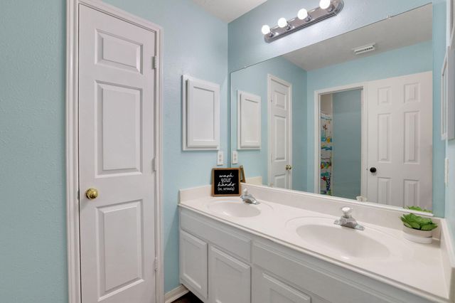 21843 Whispering Forest Drive, Kingwood, TX 77339