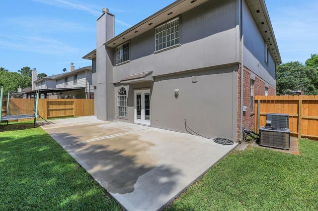 21843 Whispering Forest Drive, Kingwood, TX 77339