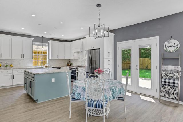 21843 Whispering Forest Drive, Kingwood, TX 77339