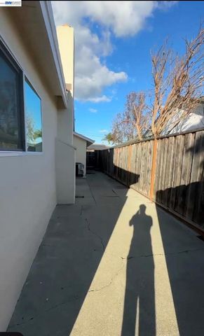 37141 Saint Christopher Street, Newark, CA 94560