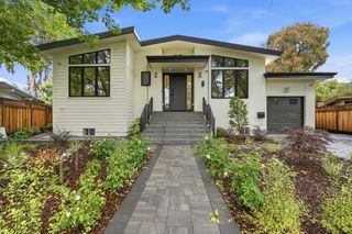 1084 Moffett Circle, Palo Alto, CA 94303