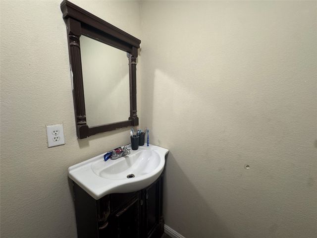 217 E Kimbrough Street, Mesquite, TX 75149