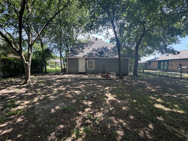 217 E Kimbrough Street, Mesquite, TX 75149