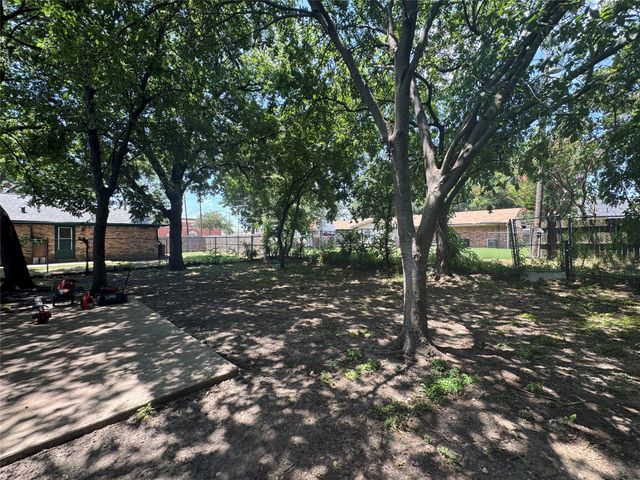 217 E Kimbrough Street, Mesquite, TX 75149