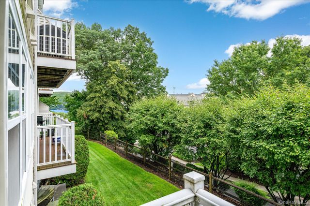 414 Highridge Court, Peekskill, NY 10566
