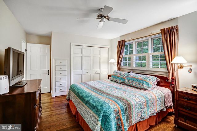 1075 MANNING ST, Great Falls, VA 22066