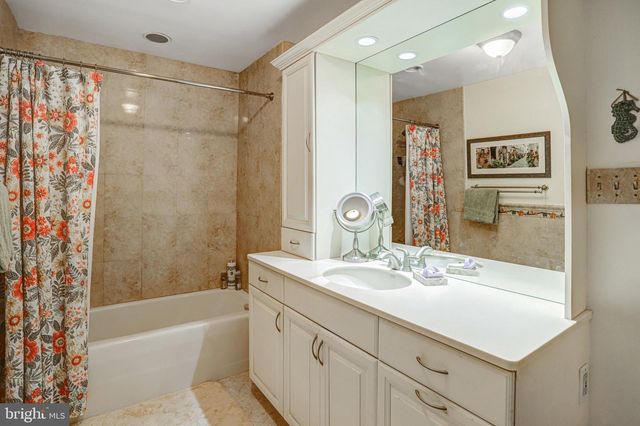 1075 MANNING ST, Great Falls, VA 22066