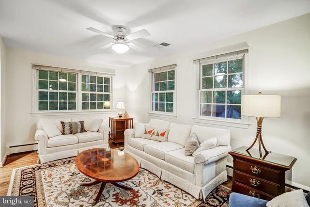 1075 MANNING ST, Great Falls, VA 22066