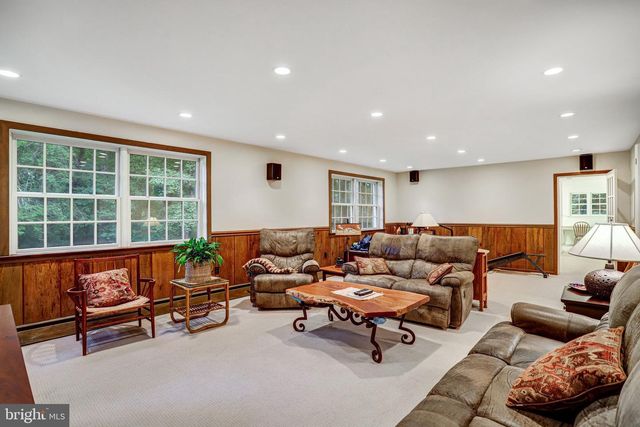 1075 MANNING ST, Great Falls, VA 22066