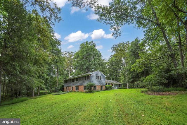 1075 MANNING ST, Great Falls, VA 22066