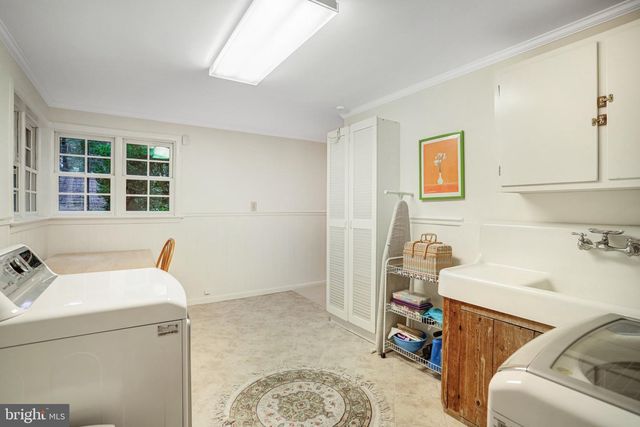 1075 MANNING ST, Great Falls, VA 22066
