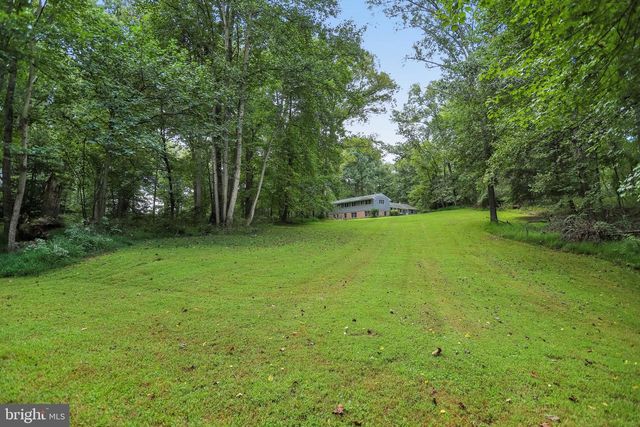 1075 MANNING ST, Great Falls, VA 22066