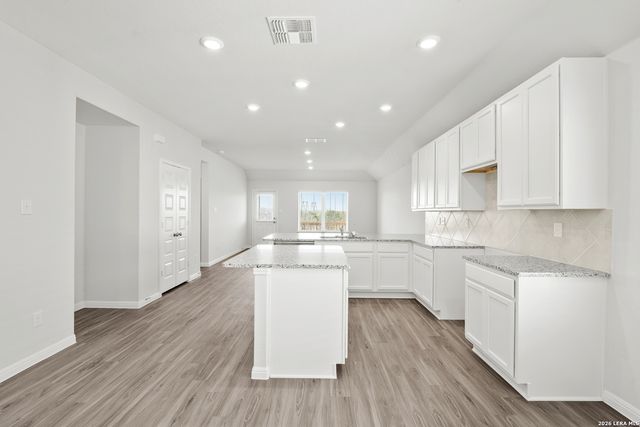 118 High Fence Road, San Antonio, TX 78245