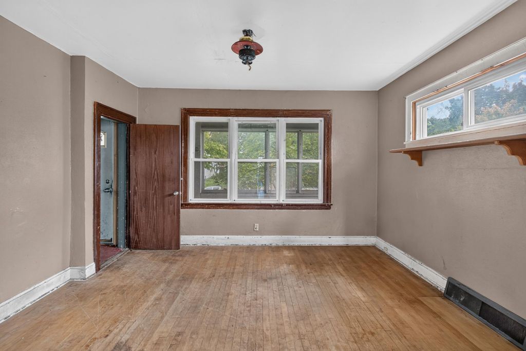 688 Magnolia Avenue E, Saint Paul, MN 55106 — photo 2
