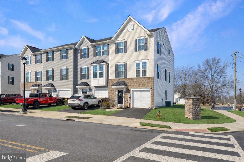 172 STATION DR, Dublin, PA 18917