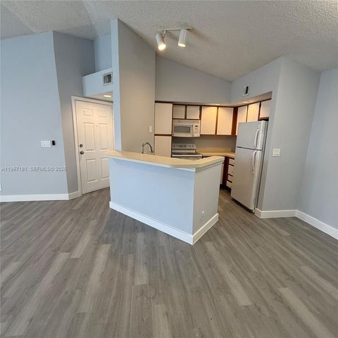 3330 Pinewalk Dr N 1634, Margate, FL 33063