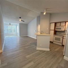 3330 Pinewalk Dr N 1634, Margate, FL 33063