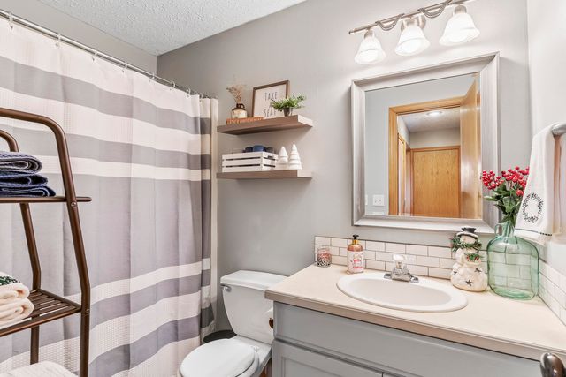 23991 Lawrence 2152, Marionville, MO 65705