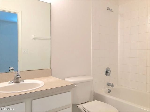 8073 Pacific Beach DR, Fort Myers, FL 33966