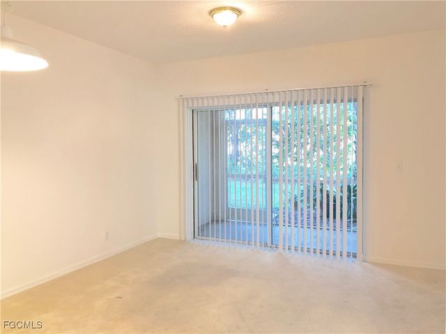 8073 Pacific Beach DR, Fort Myers, FL 33966